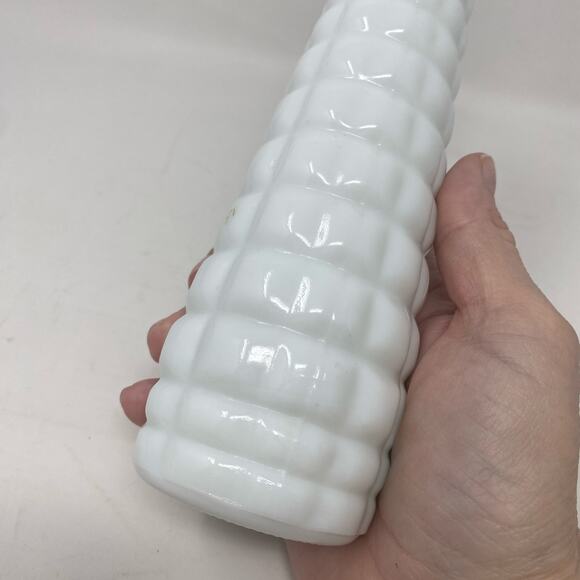 Milk glass bud vase square quilted pattern 8 3/4” vintage EO Brody - Picture 7 of 7